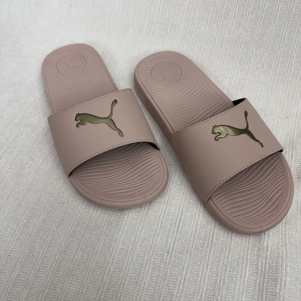 PUMA Women's Cool Cat Cloud Pink Slide Sandal Slipper‎ Size 9 Gold Logo